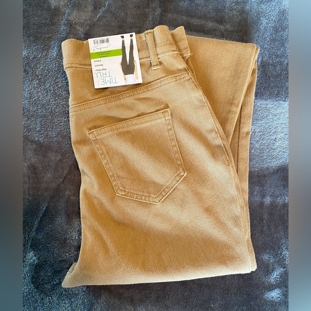 Time & Tru High Rise Fitted Stretch Jean